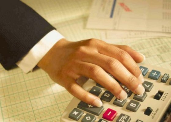 Impozitele şi taxele locale, achitate doar în baza cărţii de identitate